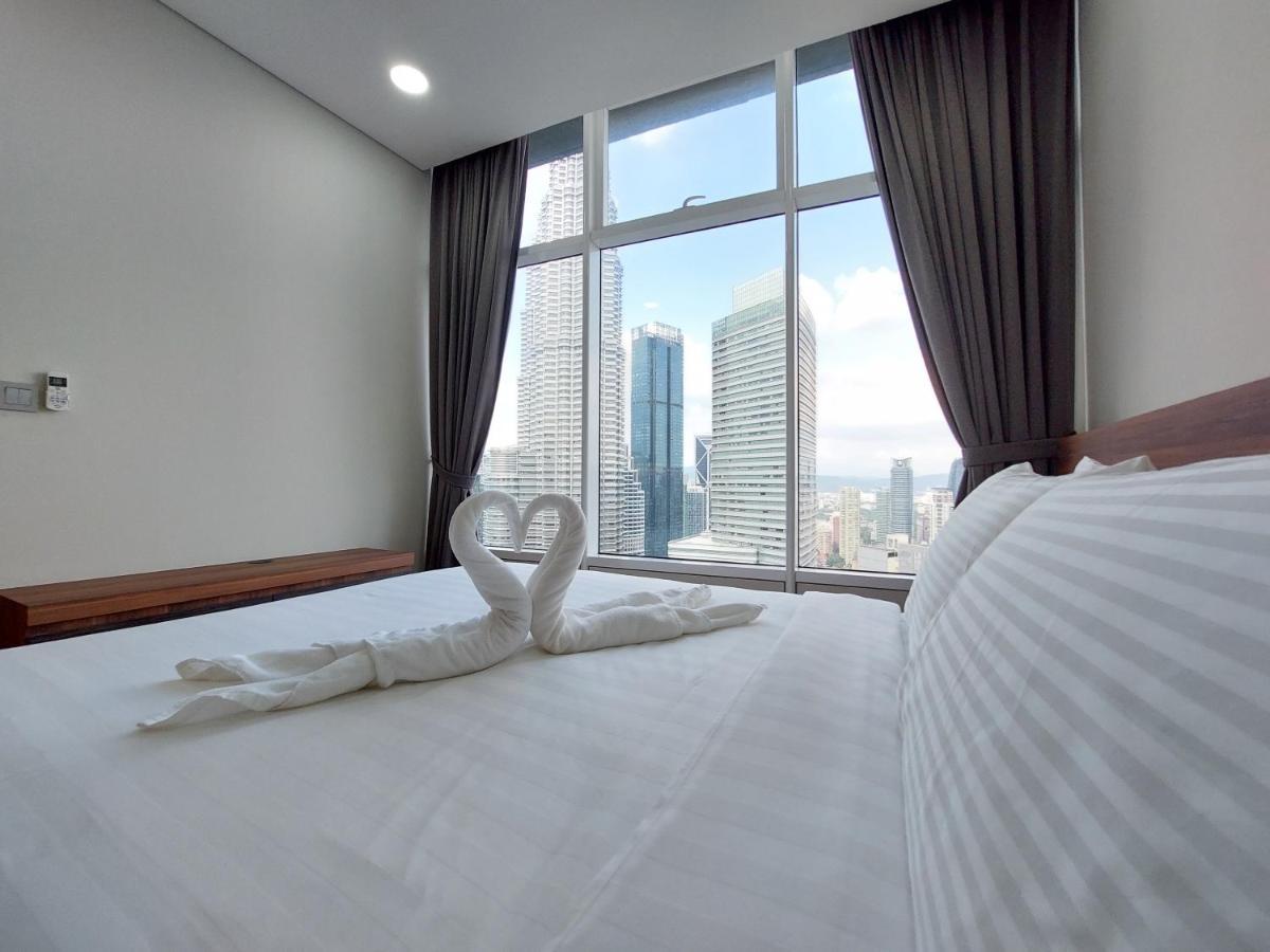 Sky Suites With Klcc Twin Tower View By Irent365 Kuala Lumpur Luaran gambar